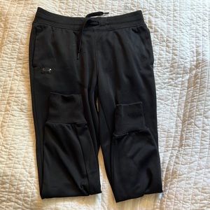 black small under armour sweats